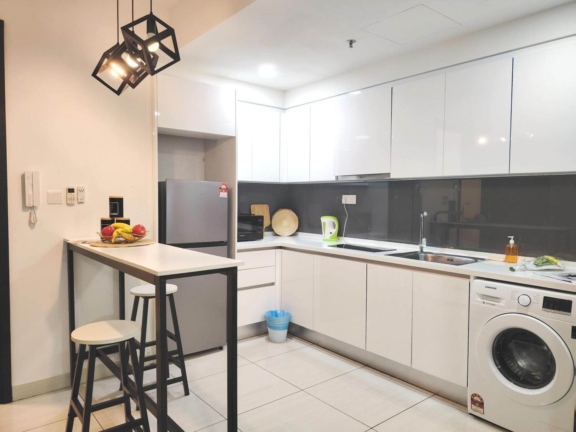 Almas Suites Poolview Netflix 100Mbps Bystay Nusajaya  Exterior foto